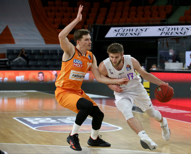 10助攻的 10助攻的